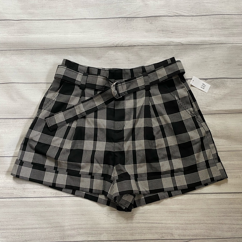 NWT GAP Plaid paperbag shorts with belt.